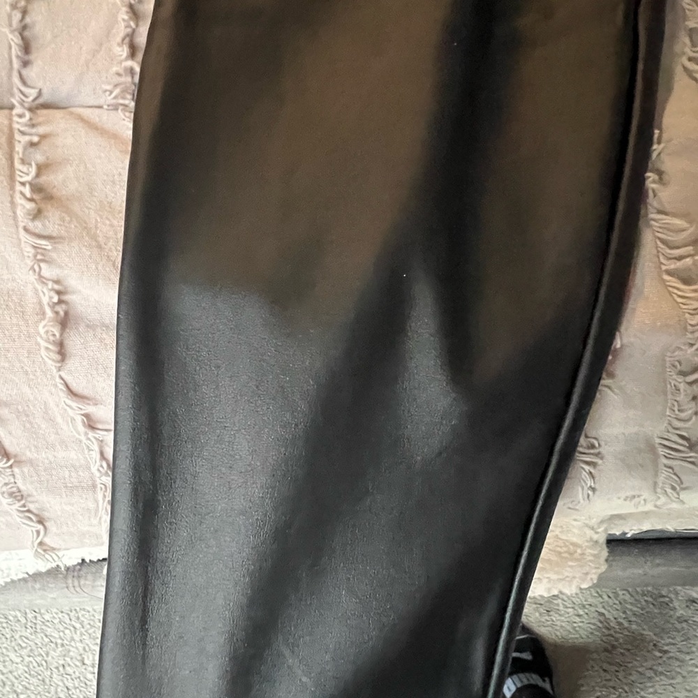 New never worn Torrid black pleather legging - Picture 3 of 3
